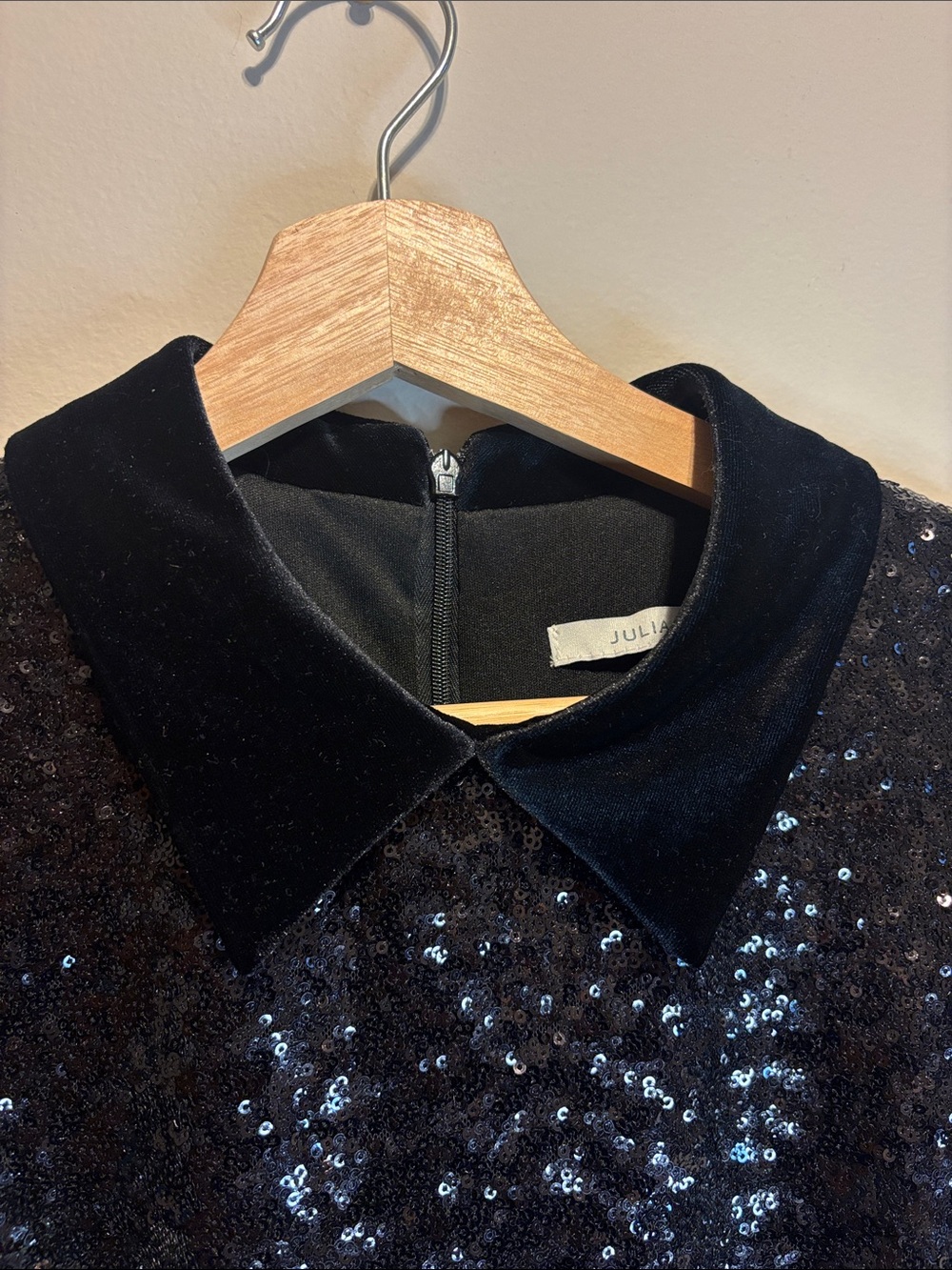 ✨Julia Jordan Black Cocktail Sequin Dress with Velvet Collar Sheer Sleeve Size 6 - Picture 5 of 12